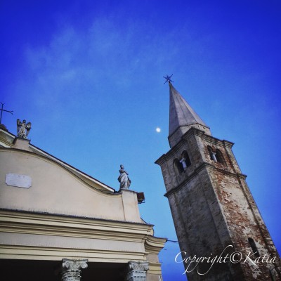 La luna illumina la Madonnina dell’Angelo 